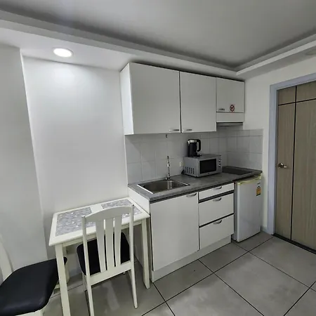 Garden Tropical Siam Apartment Pattaya Room photo